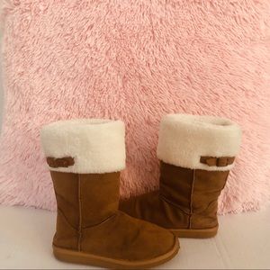 Brown Eskimo boots